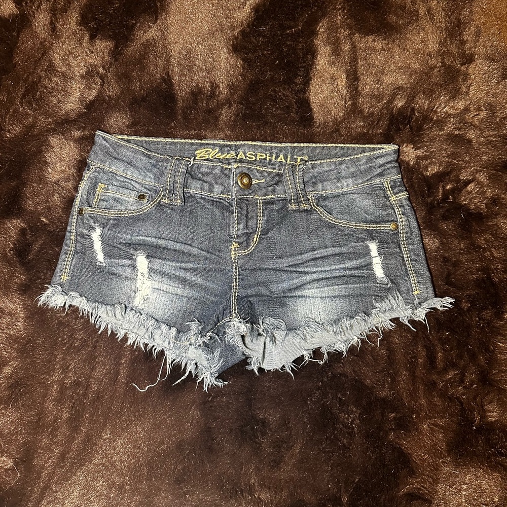 Blue Asphalt Women's Frayed Jean Shorts - Dark Wash